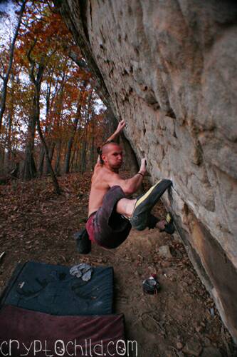 Bloody Knuckles , Photos Travis Milsap