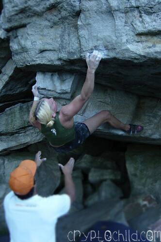 Ally Dorey, IL Budha V9, Gunks