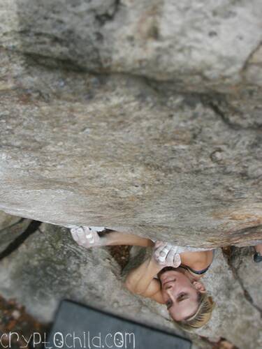 Ally Dorey, Gill Egg V4, Gunks