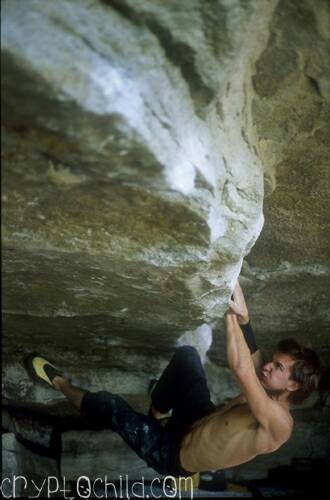 Crouching Dragon V11, Gunks, Photo Stephan Denys